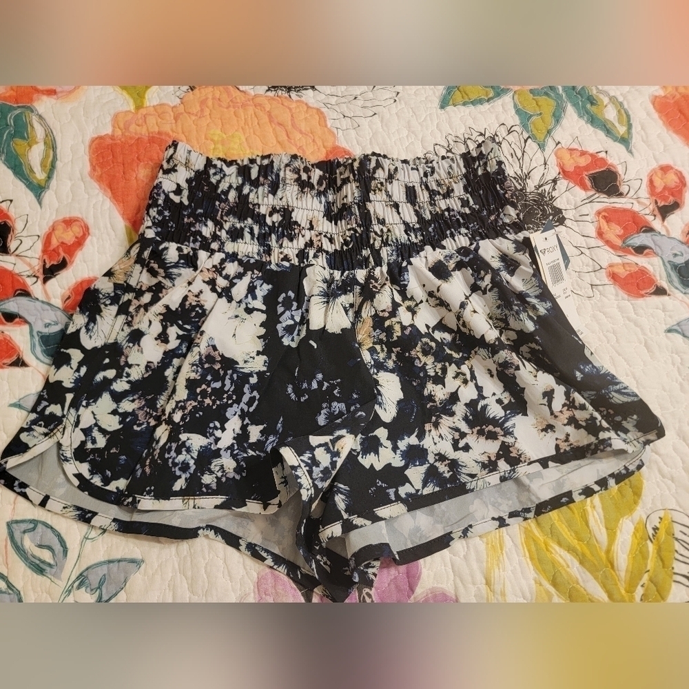NWT Roxy Maile Short - Picture 1 of 1